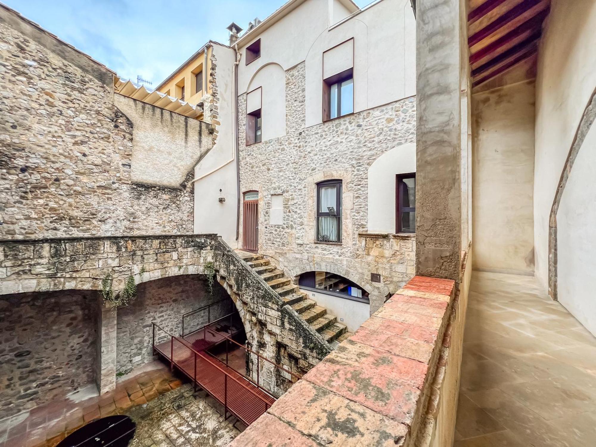 Can Cintet 1 Apartamento En La Plaza De Besalú Eksteriør billede