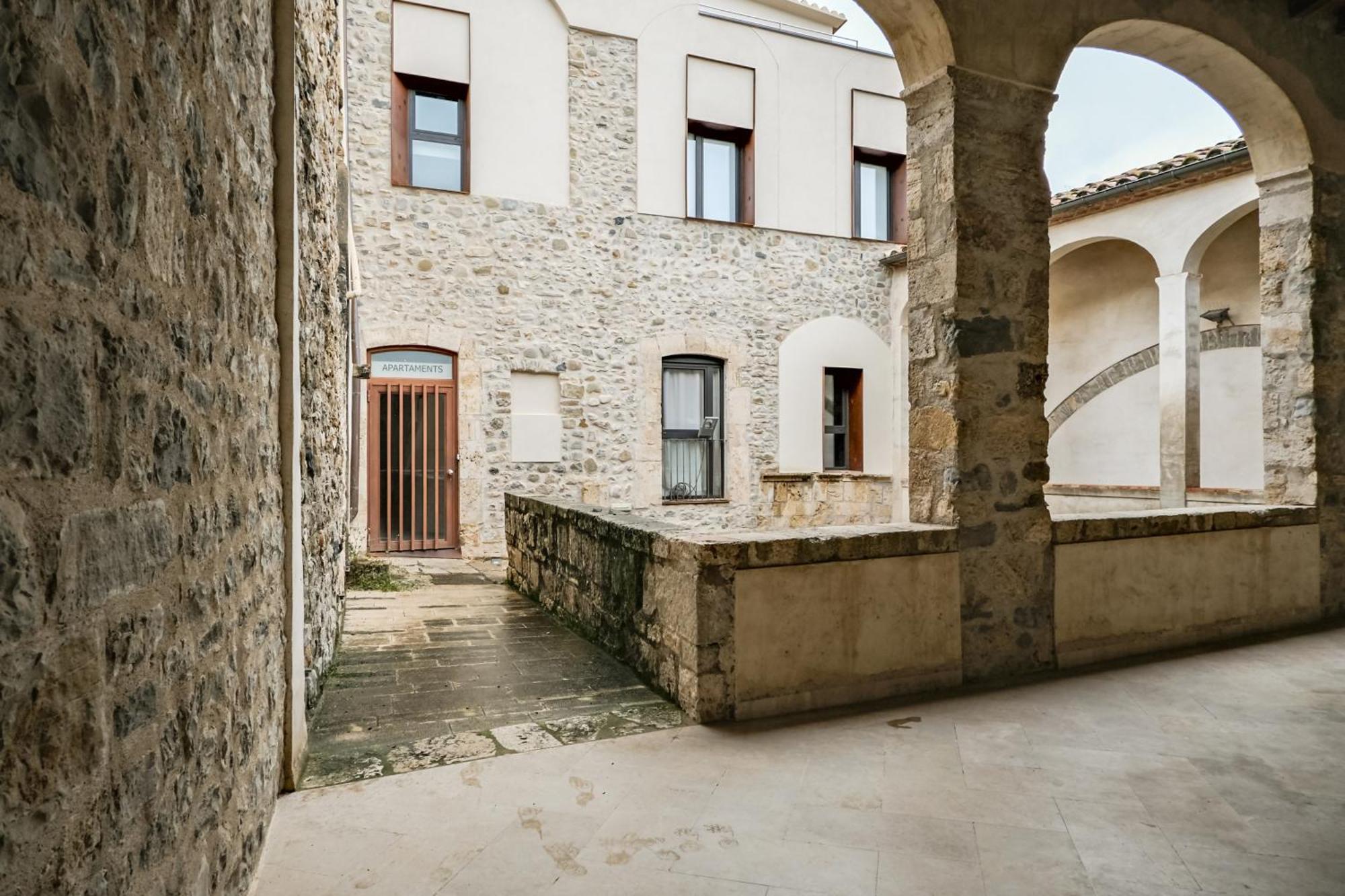 Can Cintet 1 Apartamento En La Plaza De Besalú Eksteriør billede